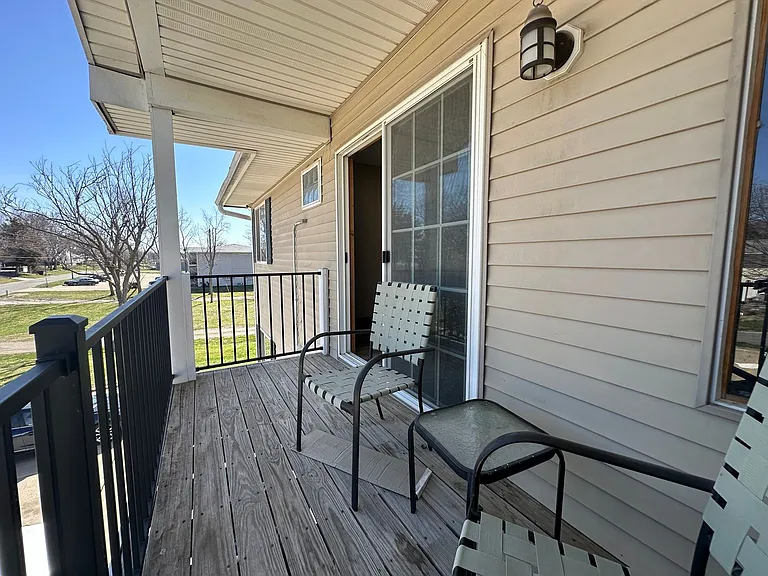 1010 N Walnut St — Photo 8
