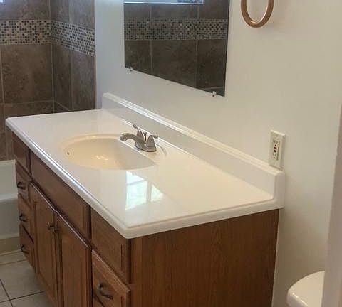 2nd image of 5107 E Oak St APT 3