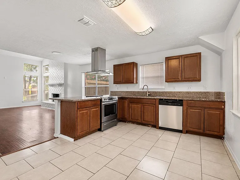 7018 Stoney River Dr — Photo 5