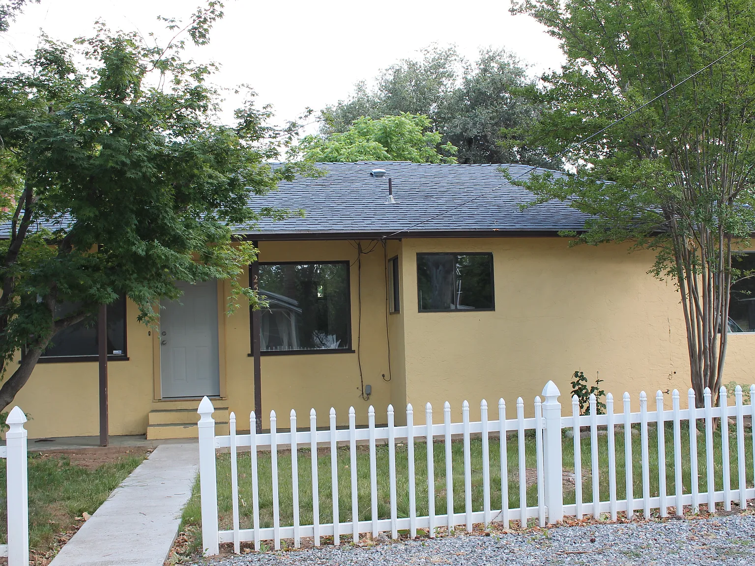 3 bed, 1500 sqft, $1,100 — Photo 1