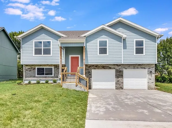 21328 W 216th St, Spring Hill, KS 66083