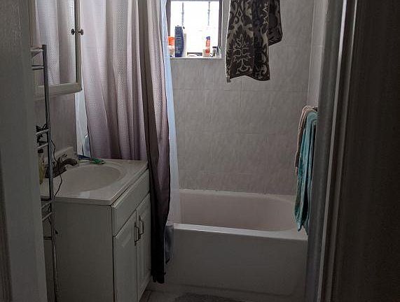 4th image of 3516 34th St APT 3E