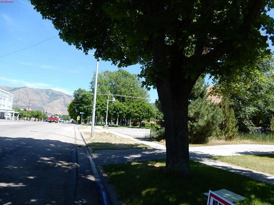 2nd image of 115 W Main St
