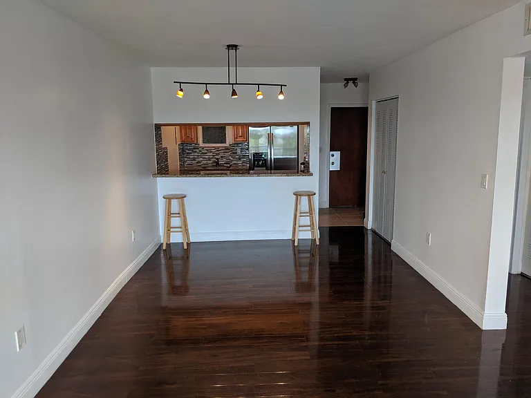 3181 SW 13th St — Photo 8