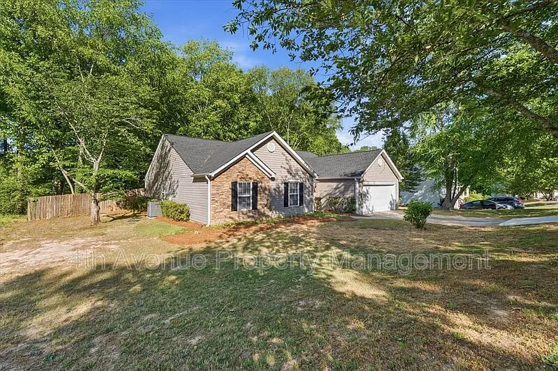 Building Photo - 407 Crested View Dr