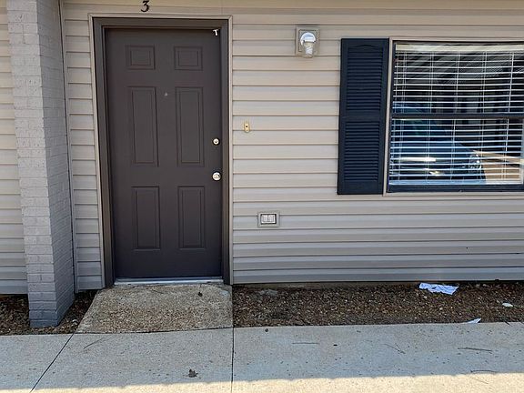 3rd image of 131 Marion Berry Pkwy APT 18