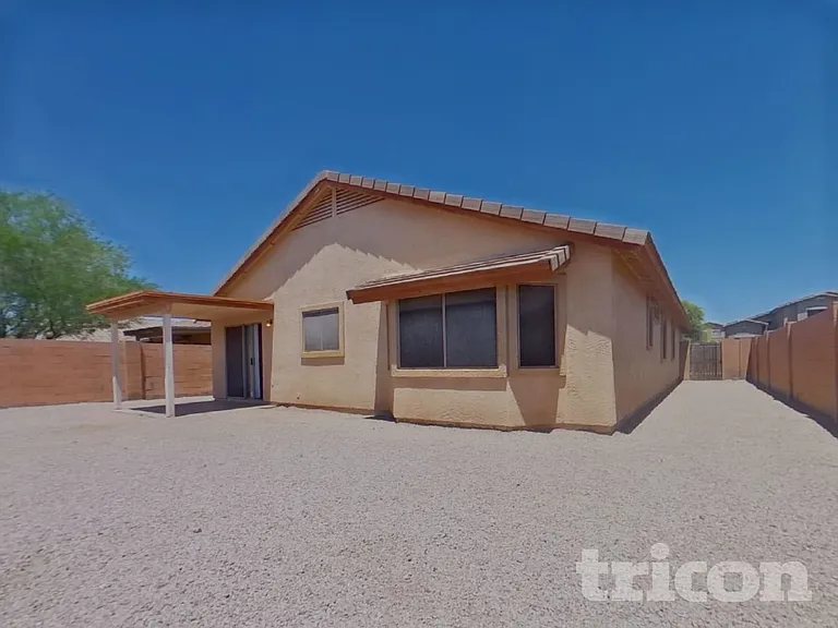 25683 W Saint Kateri Dr — Photo 15