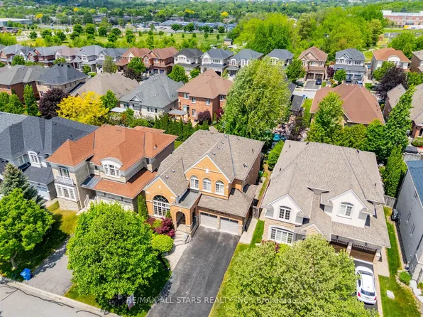 1016 Nellie Little Cres, Newmarket, ON L3X 3E5