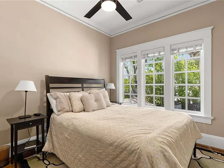 648 Cresthill Ave NE — Photo 35