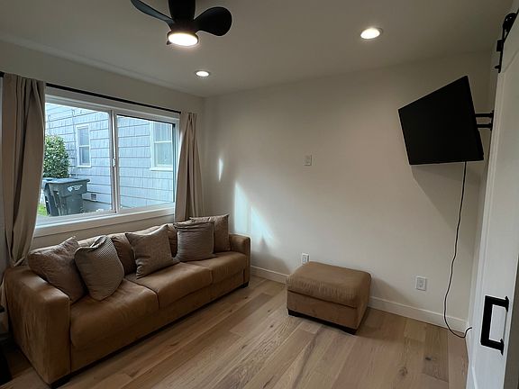 4th image of 5121 11th Ave