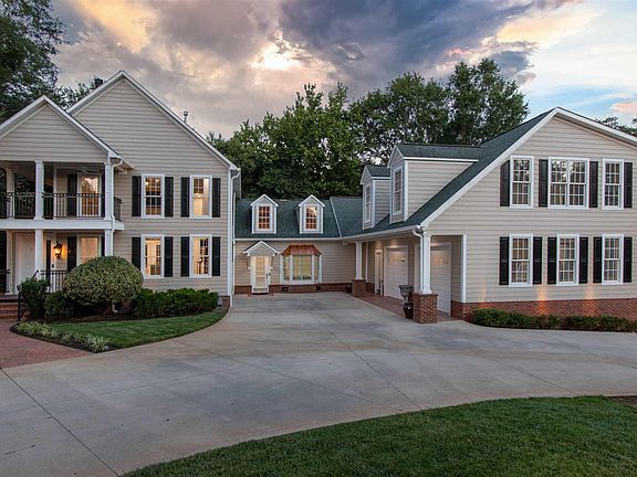 4th image of 3 Rockwood Dr