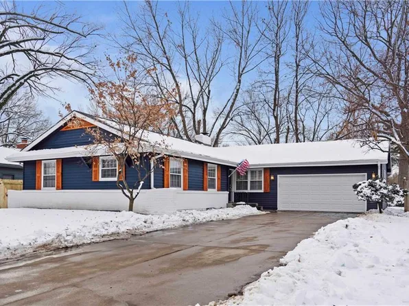 8530 Woodson Dr, Overland Park, KS 66207