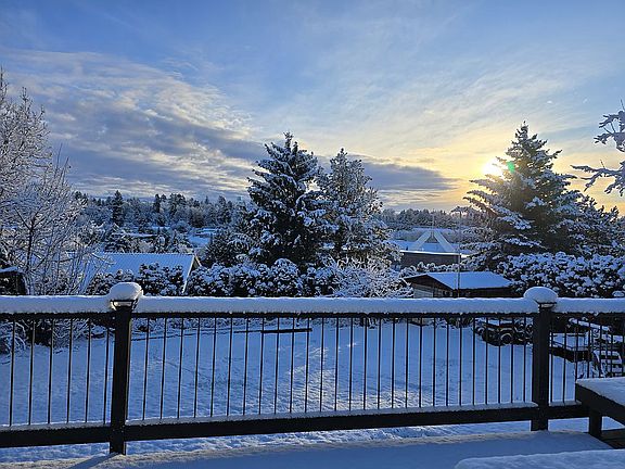 4th image of 930 SW Fountain St