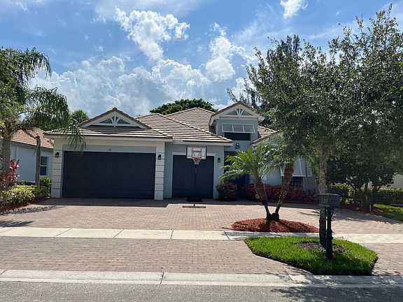 2nd image of 127 Palm Beach Plantation Boulevard