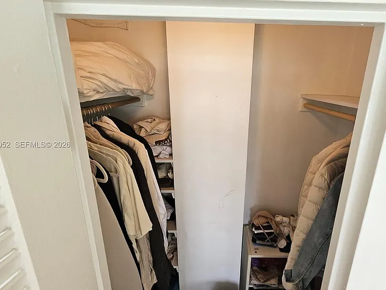 220 Kings Point Dr #105 — Photo 15