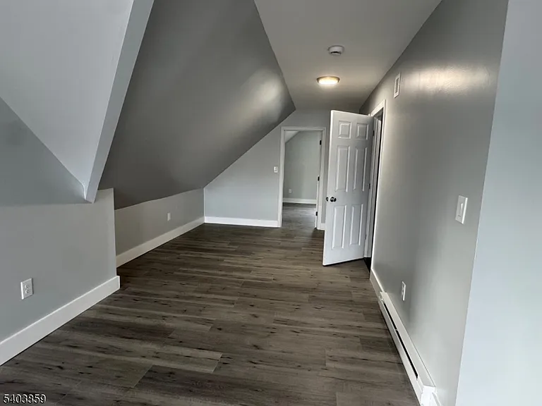 327 N Maple Ave — Photo 9