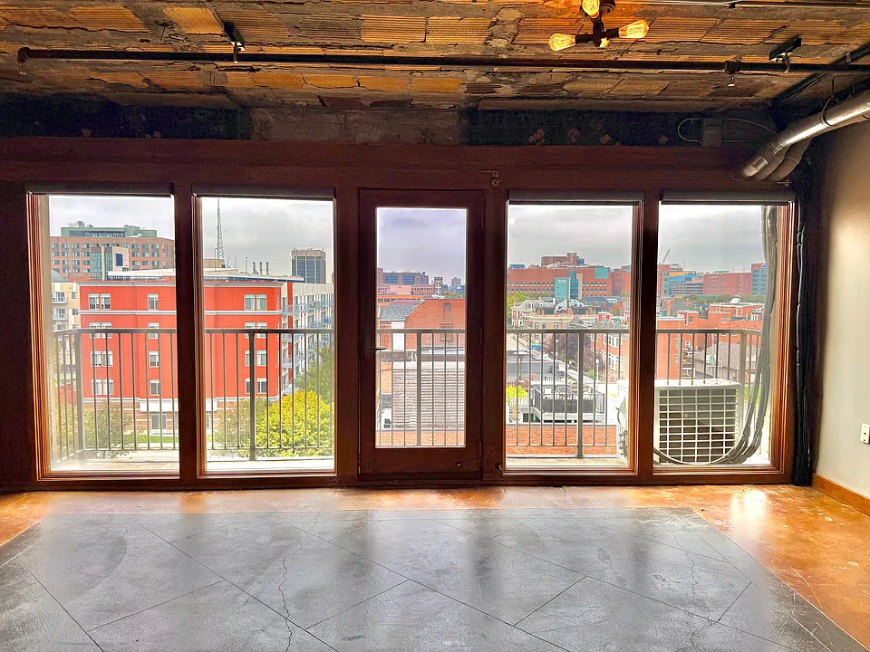 Building Photo 5