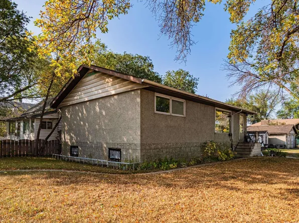 12350 82nd St NW, Edmonton, AB T5B 2X2