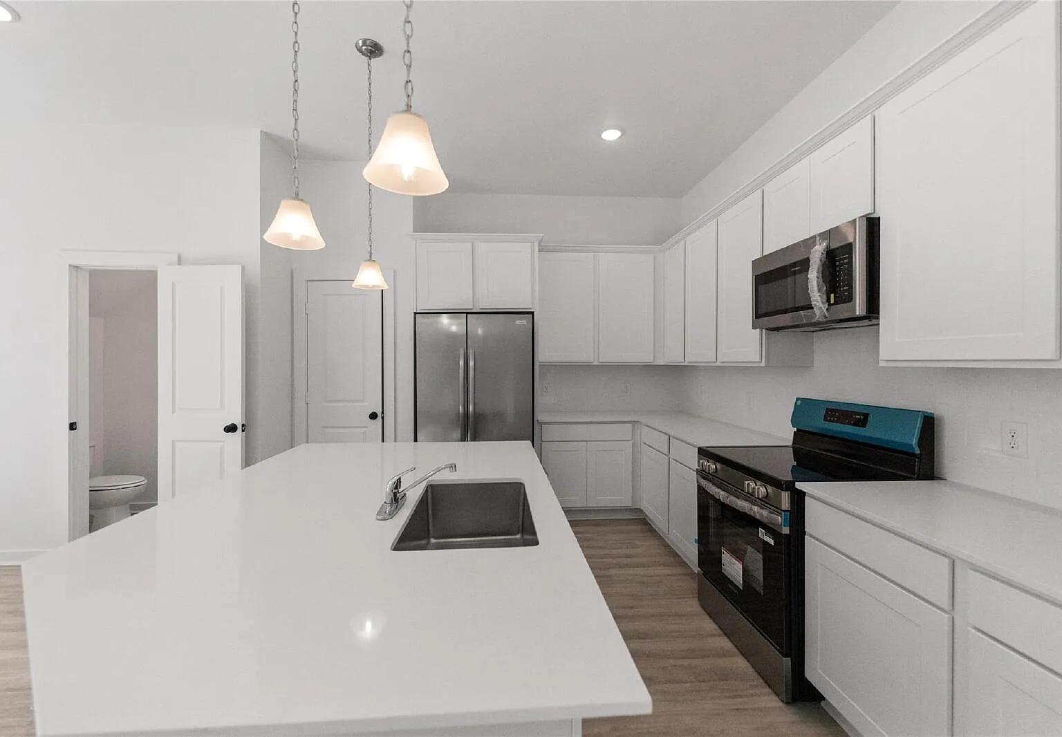 3 bed, 2.5 bath, 1390 sqft, $1,950 — Photo 4