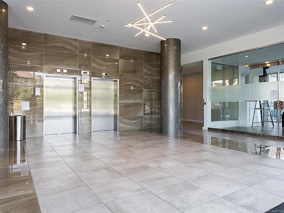 3rd image of 1151 Sunset Dr #904