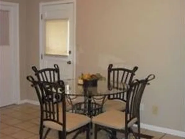 17 Ridgecrest, Chickasha, OK 73018