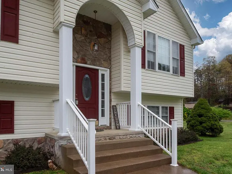1223 Winfield Ct — Photo 3
