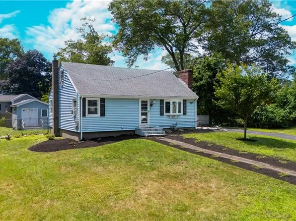 28 Alton Ave, Cumberland, RI 02864