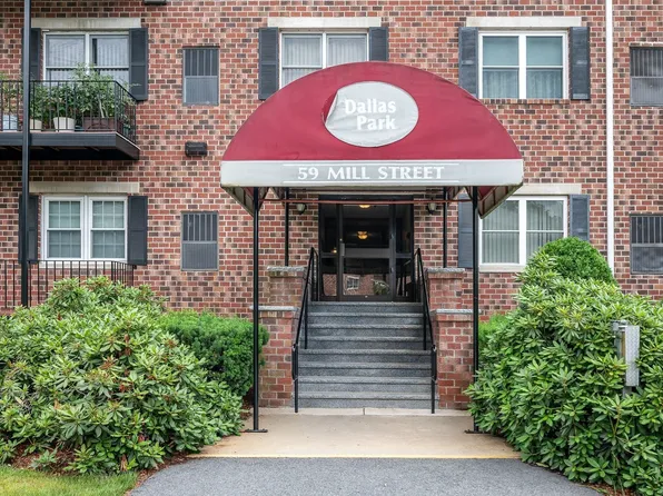 59 Mill St APT 301, Dracut, MA 01826