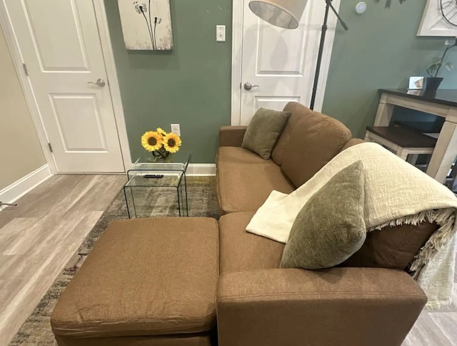 1 bed, 1.0 bath, 5651 sqft, $5,731 — Photo 1