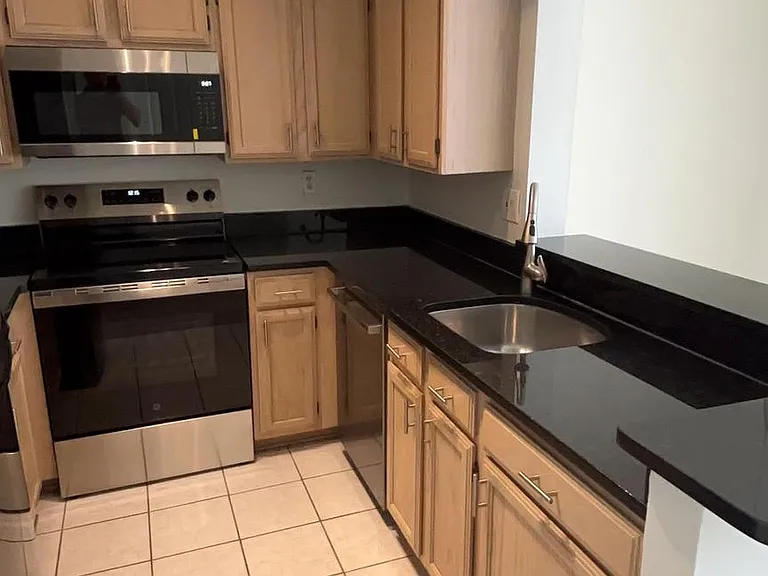 2400 Clarendon Blvd #Penthouse 08 — Photo 5