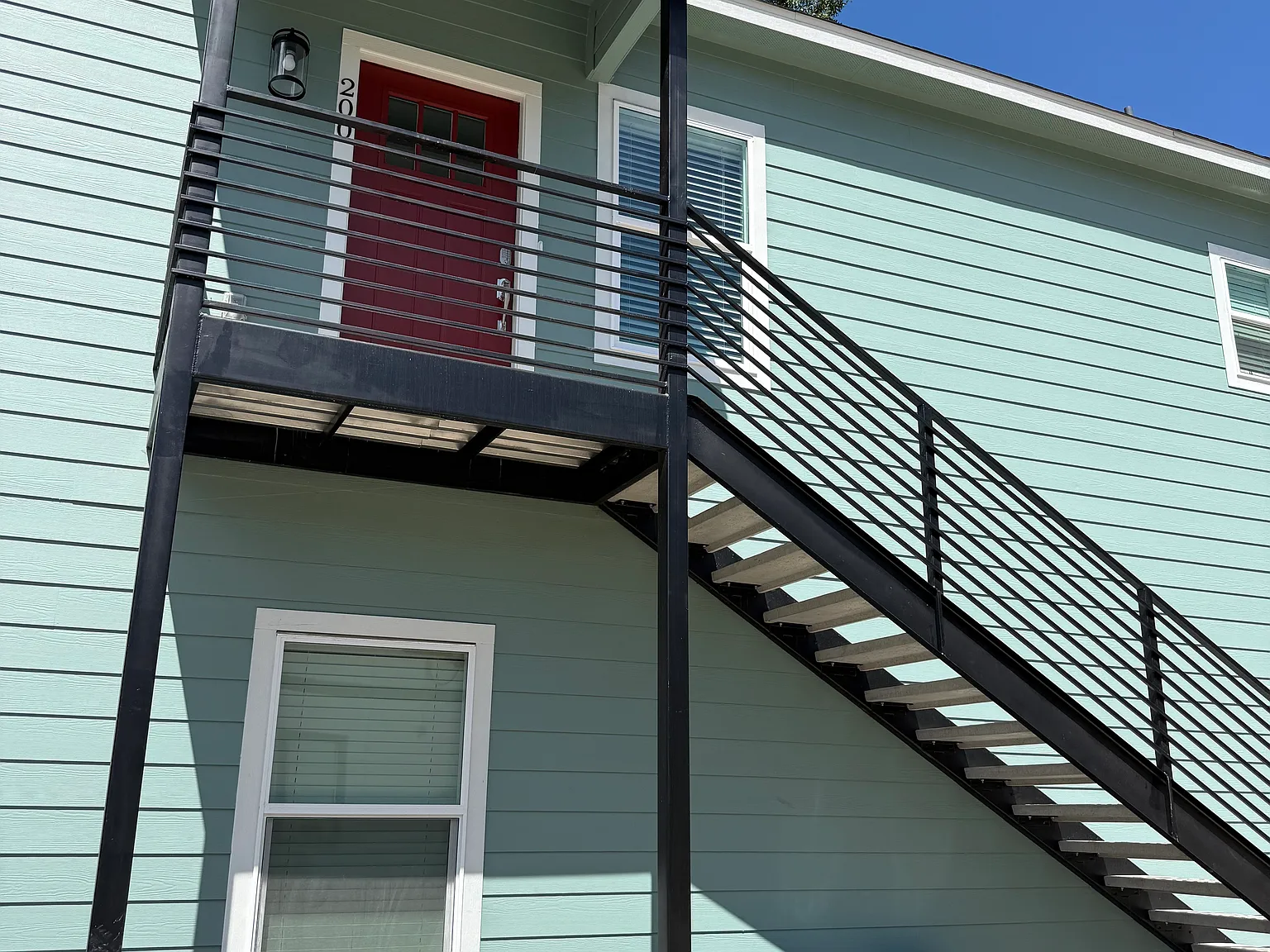 2 bed, 708 sqft, $1,500 — Photo 2