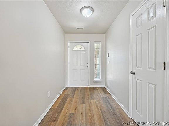 5th image of 11721 S 104th East Ave
