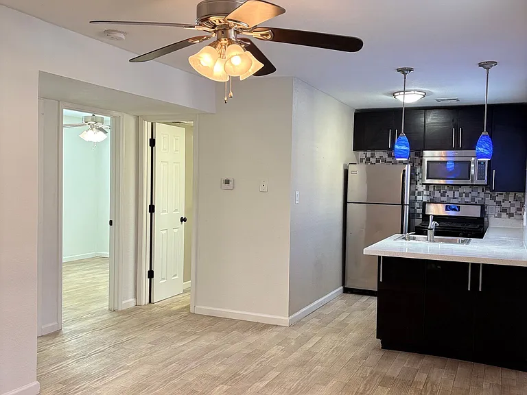 109 E Quincy St #1 — Photo 11