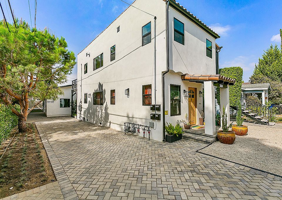 1st image of 3868 Edenhurst Ave #1/2