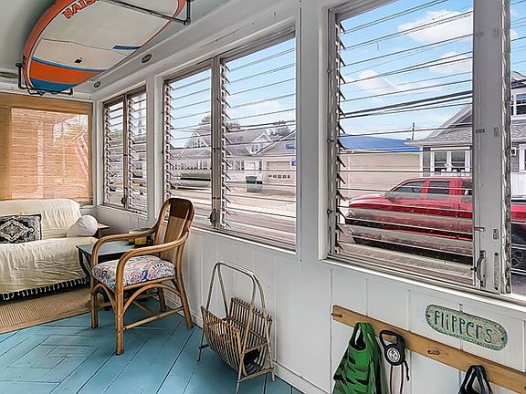3rd image of 6249 Mumford St