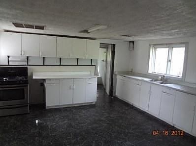 3rd image of 1805 Dewitt Dr