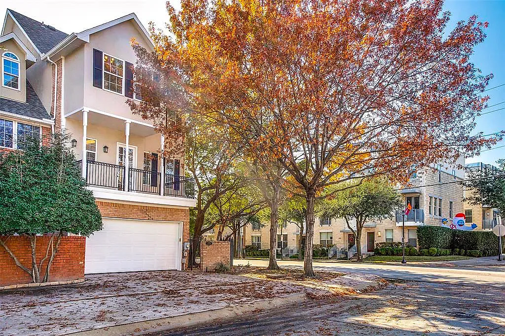 3 bed, 1849 sqft, $4,390 — Photo 1