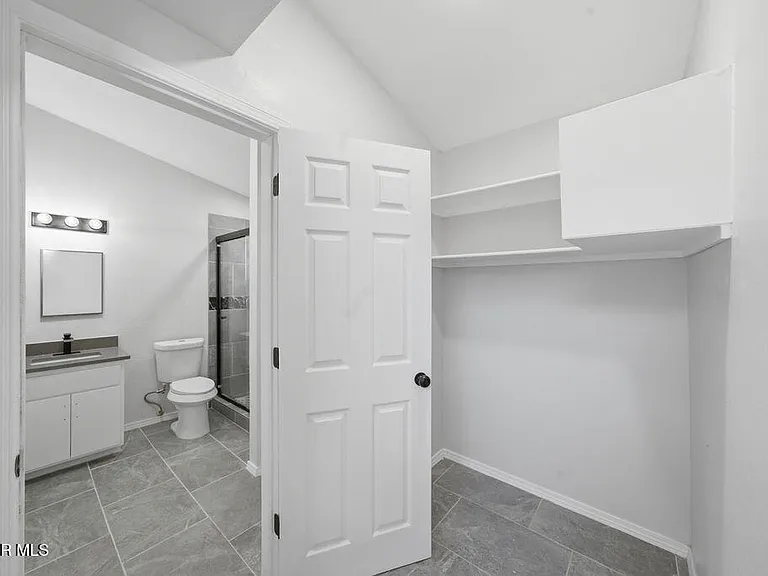 821 Los Lagos Way #B — Photo 20