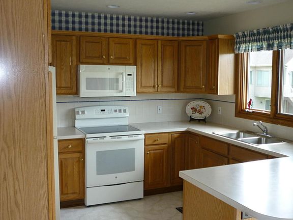 4th image of 1710 Stonegate Dr