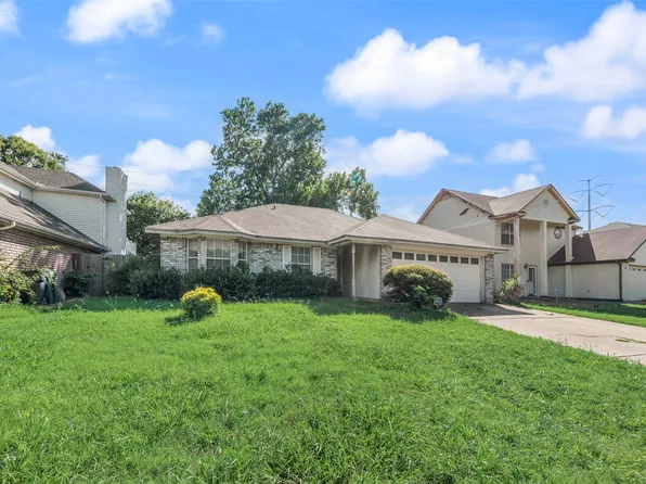6010 Maple Leaf Dr, Arlington, TX 76017