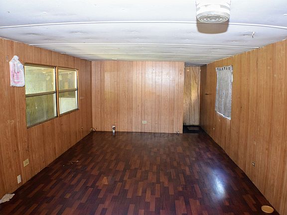 3rd image of 4312 Worth St