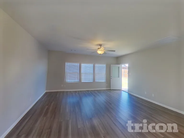 6124 Tawakoni Ln — Photo 2