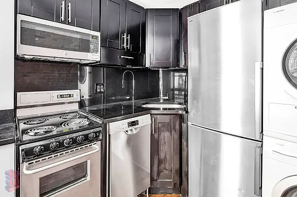 Rented by Century 21 Premier  | media 6