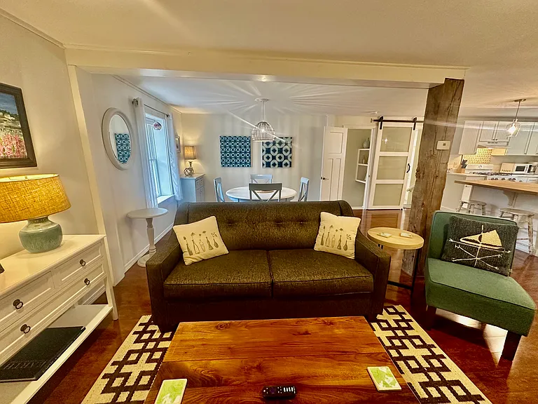 Pull-out full sized sofa with latex foam mattress