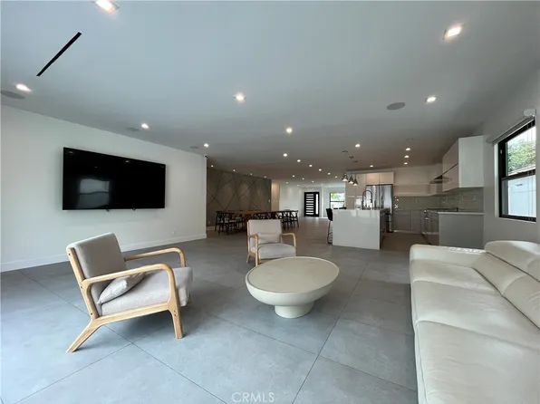 5735 Saloma Ave, Van Nuys, CA 91411