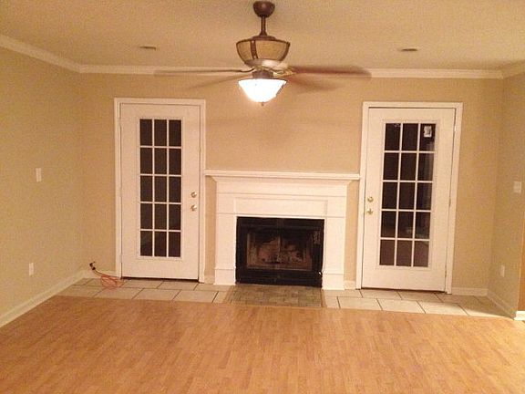 5th image of 207 Saint Clair Dr