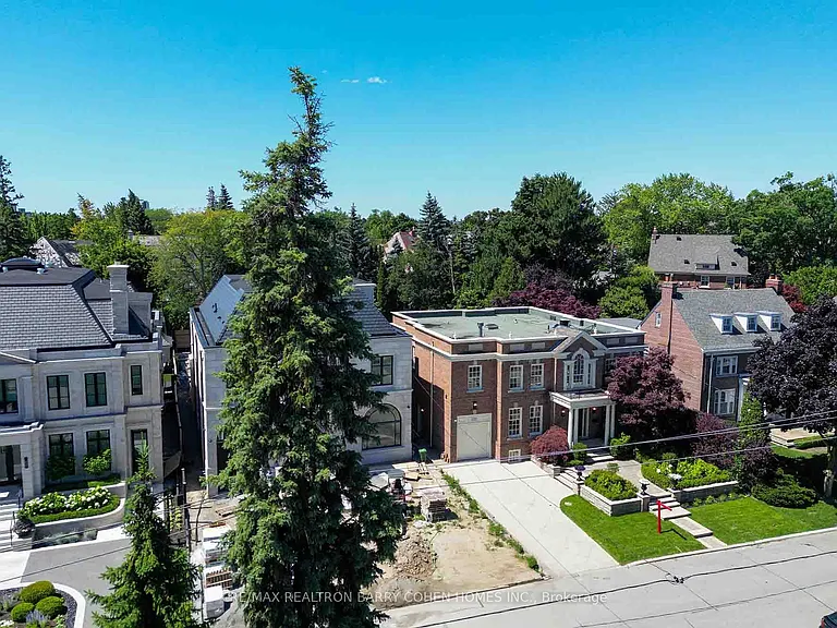 230 Dunvegan Rd — Photo 48