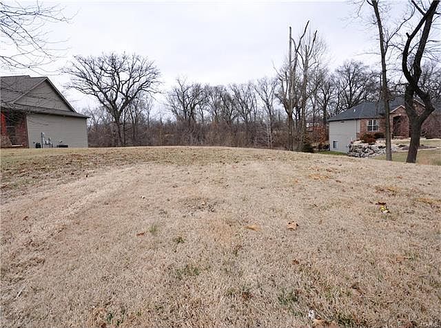 1st image of 324 W Country Ln