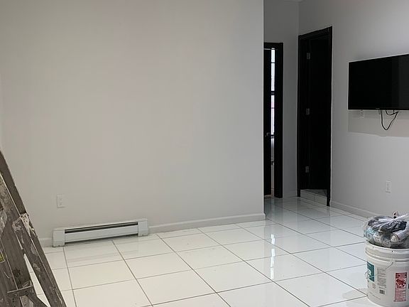 4th image of 7 W 108th St APT 2