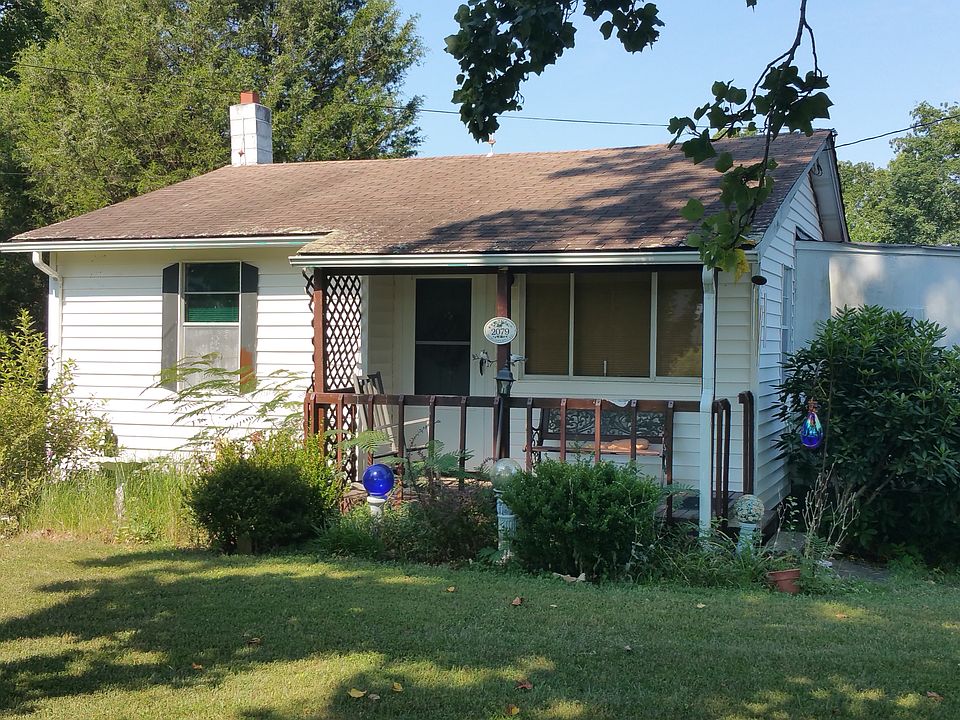 2nd image of 2079 Morgans Mill Rd